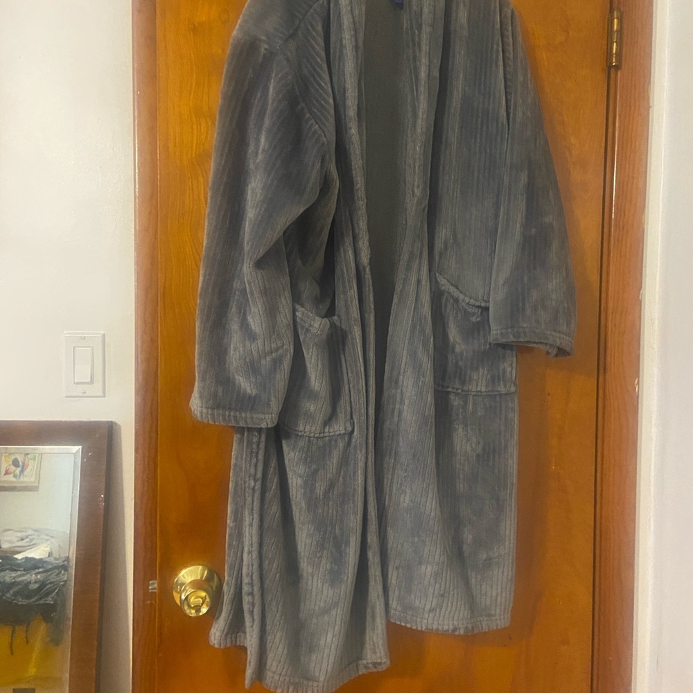 Hotel Spa Collection Cozy Gray Ribbed Plush Robe